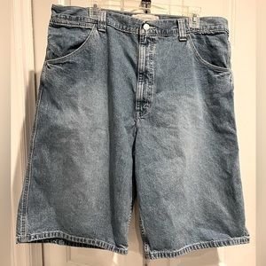 LEVIS : Men’s Blue Denim Shorts , Zip & Button Fly , Hand & Back Pockets